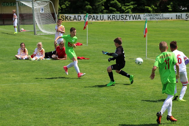 主优化词：塞维利亚客场几百强敌，表现出色